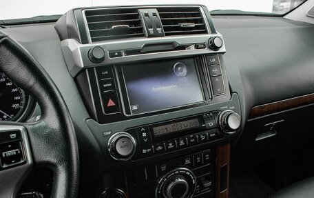 Toyota Land Cruiser Prado 150 рестайлинг 2, 2017 год, 4 900 000 рублей, 28 фотография