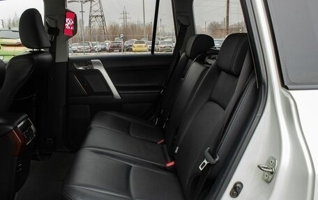 Toyota Land Cruiser Prado 150 рестайлинг 2, 2017 год, 4 900 000 рублей, 24 фотография