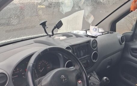 Peugeot Partner II рестайлинг 2, 2013 год, 450 000 рублей, 4 фотография