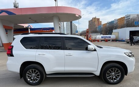 Toyota Land Cruiser Prado 150 рестайлинг 2, 2017 год, 4 950 000 рублей, 5 фотография