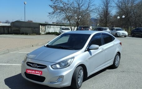 Hyundai Solaris II рестайлинг, 2013 год, 620 000 рублей, 2 фотография