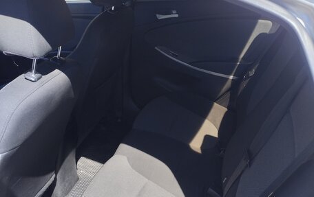 Hyundai Solaris II рестайлинг, 2013 год, 620 000 рублей, 8 фотография