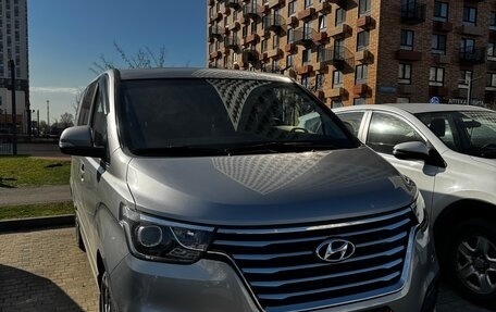 Hyundai Grand Starex Grand Starex I рестайлинг 2, 2019 год, 3 920 000 рублей, 1 фотография