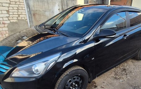 Hyundai Solaris II рестайлинг, 2015 год, 970 000 рублей, 2 фотография