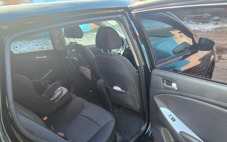 Hyundai Solaris II рестайлинг, 2015 год, 970 000 рублей, 9 фотография