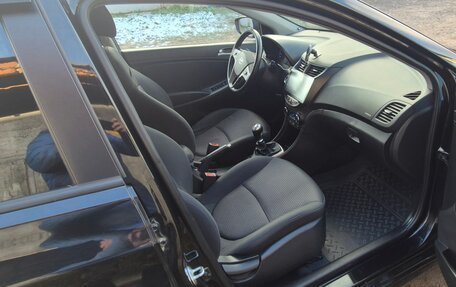 Hyundai Solaris II рестайлинг, 2015 год, 970 000 рублей, 11 фотография