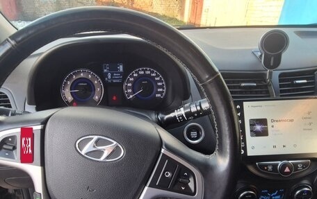 Hyundai Solaris II рестайлинг, 2015 год, 970 000 рублей, 13 фотография