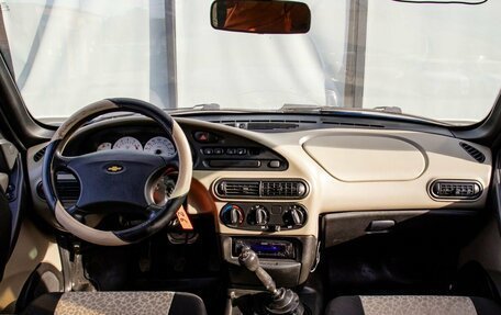 Chevrolet Niva I рестайлинг, 2006 год, 311 000 рублей, 16 фотография