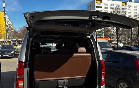 Hyundai Grand Starex Grand Starex I рестайлинг 2, 2019 год, 3 920 000 рублей, 5 фотография