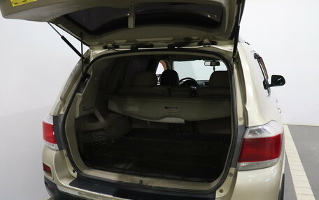 Toyota Highlander III, 2011 год, 1 814 000 рублей, 15 фотография