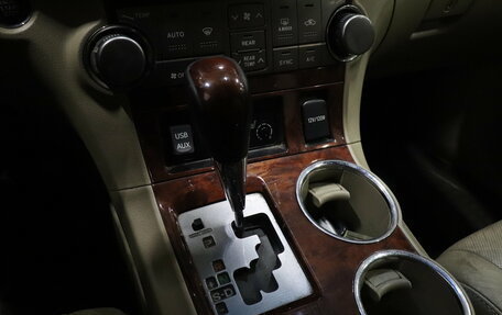 Toyota Highlander III, 2011 год, 1 814 000 рублей, 13 фотография