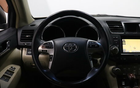 Toyota Highlander III, 2011 год, 1 814 000 рублей, 10 фотография