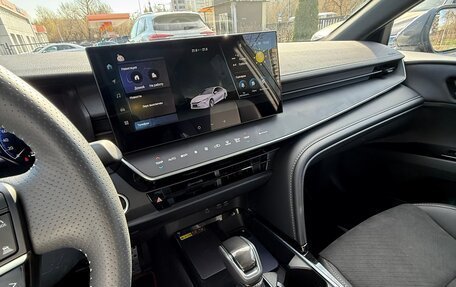 Toyota Camry, 2024 год, 3 699 000 рублей, 13 фотография