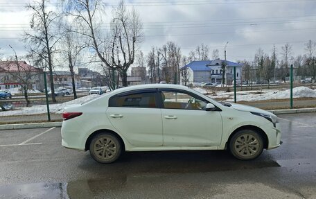 KIA Rio IV, 2020 год, 1 300 000 рублей, 4 фотография