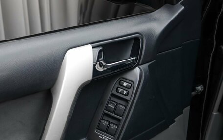 Toyota Land Cruiser Prado 150 рестайлинг 2, 2011 год, 2 769 000 рублей, 16 фотография