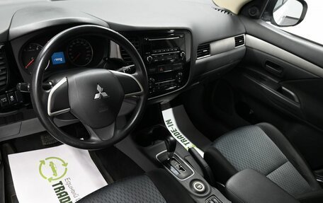 Mitsubishi Outlander III рестайлинг 3, 2012 год, 1 295 000 рублей, 9 фотография