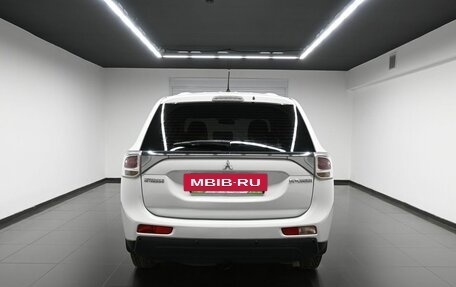 Mitsubishi Outlander III рестайлинг 3, 2012 год, 1 295 000 рублей, 4 фотография