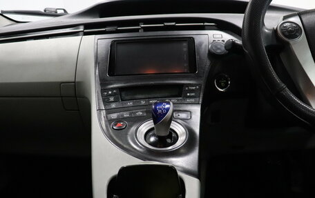 Toyota Prius, 2011 год, 1 045 000 рублей, 9 фотография