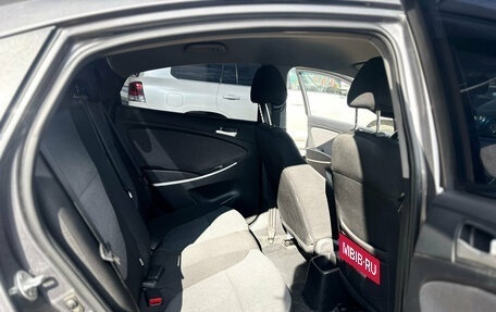 Hyundai Solaris II рестайлинг, 2013 год, 750 000 рублей, 23 фотография