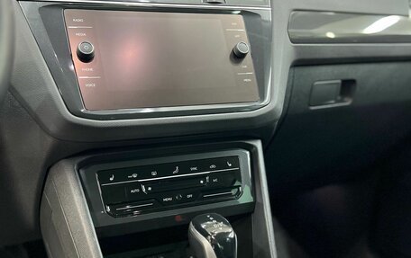 Volkswagen Tiguan II, 2021 год, 4 100 000 рублей, 1 фотография