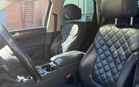 Volkswagen Touareg III, 2017 год, 3 999 999 рублей, 8 фотография