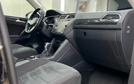 Volkswagen Tiguan II, 2021 год, 4 100 000 рублей, 3 фотография