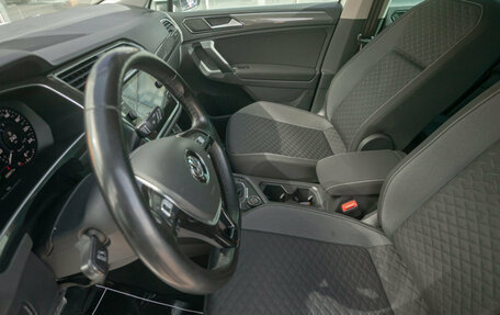 Volkswagen Tiguan II, 2018 год, 2 198 000 рублей, 9 фотография