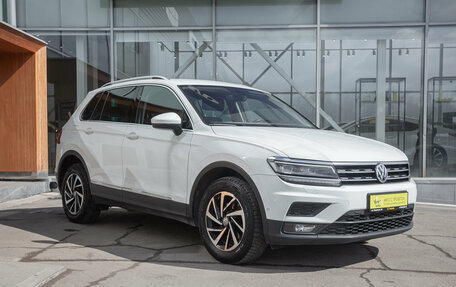 Volkswagen Tiguan II, 2018 год, 2 198 000 рублей, 8 фотография