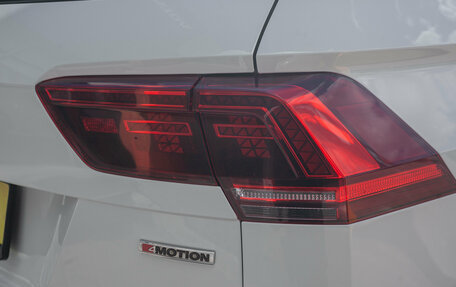 Volkswagen Tiguan II, 2018 год, 2 198 000 рублей, 7 фотография