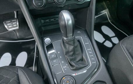 Volkswagen Tiguan II, 2018 год, 2 198 000 рублей, 14 фотография