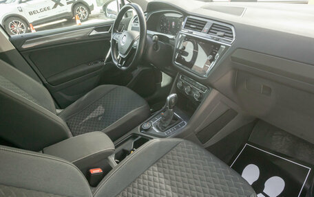 Volkswagen Tiguan II, 2018 год, 2 198 000 рублей, 19 фотография