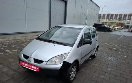 Mitsubishi Colt VI рестайлинг, 2004 год, 240 000 рублей, 2 фотография