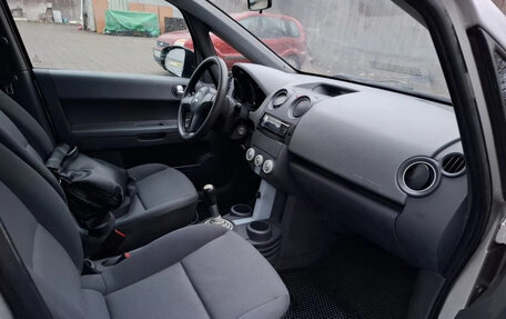Mitsubishi Colt VI рестайлинг, 2004 год, 240 000 рублей, 12 фотография