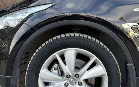 Infiniti QX70, 2015 год, 2 790 000 рублей, 12 фотография