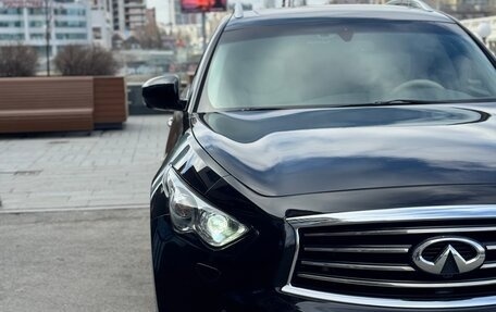 Infiniti QX70, 2015 год, 2 790 000 рублей, 8 фотография