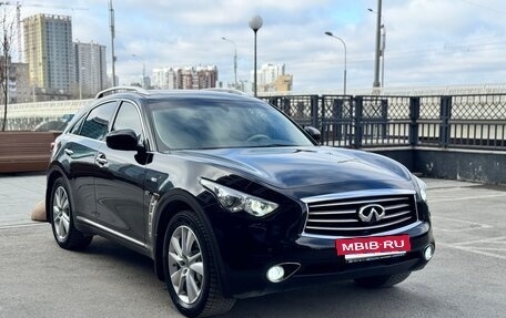 Infiniti QX70, 2015 год, 2 790 000 рублей, 5 фотография