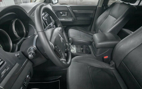 Mitsubishi Pajero IV, 2015 год, 2 498 000 рублей, 9 фотография