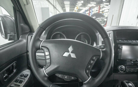 Mitsubishi Pajero IV, 2015 год, 2 498 000 рублей, 19 фотография