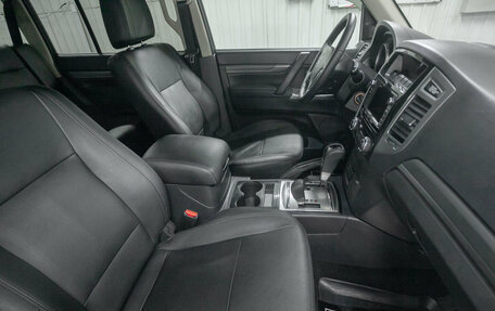 Mitsubishi Pajero IV, 2015 год, 2 498 000 рублей, 21 фотография