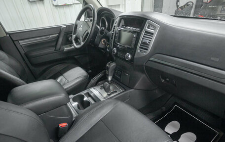 Mitsubishi Pajero IV, 2015 год, 2 498 000 рублей, 20 фотография