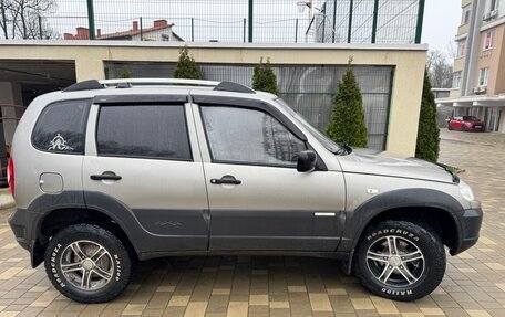 Chevrolet Niva I рестайлинг, 2012 год, 560 000 рублей, 3 фотография