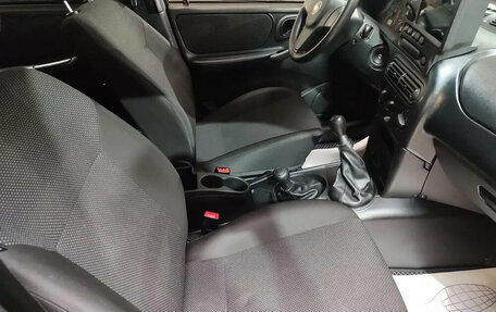 Chevrolet Niva I рестайлинг, 2017 год, 790 000 рублей, 8 фотография