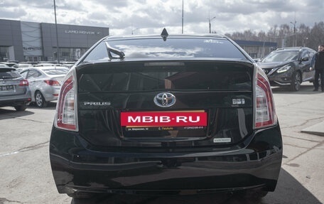 Toyota Prius, 2014 год, 1 145 000 рублей, 6 фотография