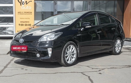 Toyota Prius, 2014 год, 1 145 000 рублей, 2 фотография