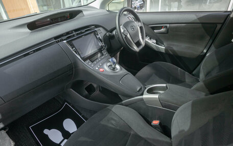 Toyota Prius, 2014 год, 1 145 000 рублей, 18 фотография