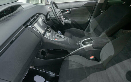 Toyota Prius, 2014 год, 1 145 000 рублей, 19 фотография