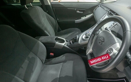 Toyota Prius, 2014 год, 1 145 000 рублей, 12 фотография