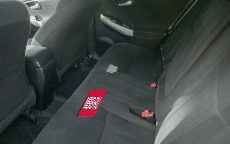 Toyota Prius, 2014 год, 1 145 000 рублей, 10 фотография