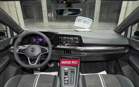 Volkswagen Golf VIII, 2022 год, 2 300 000 рублей, 10 фотография