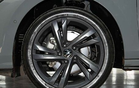 Volkswagen Golf VIII, 2022 год, 2 300 000 рублей, 25 фотография